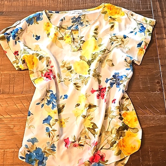 Calvin Klein Floral Roll Tab Short Sleeve Blouse - Picture 2 of 7